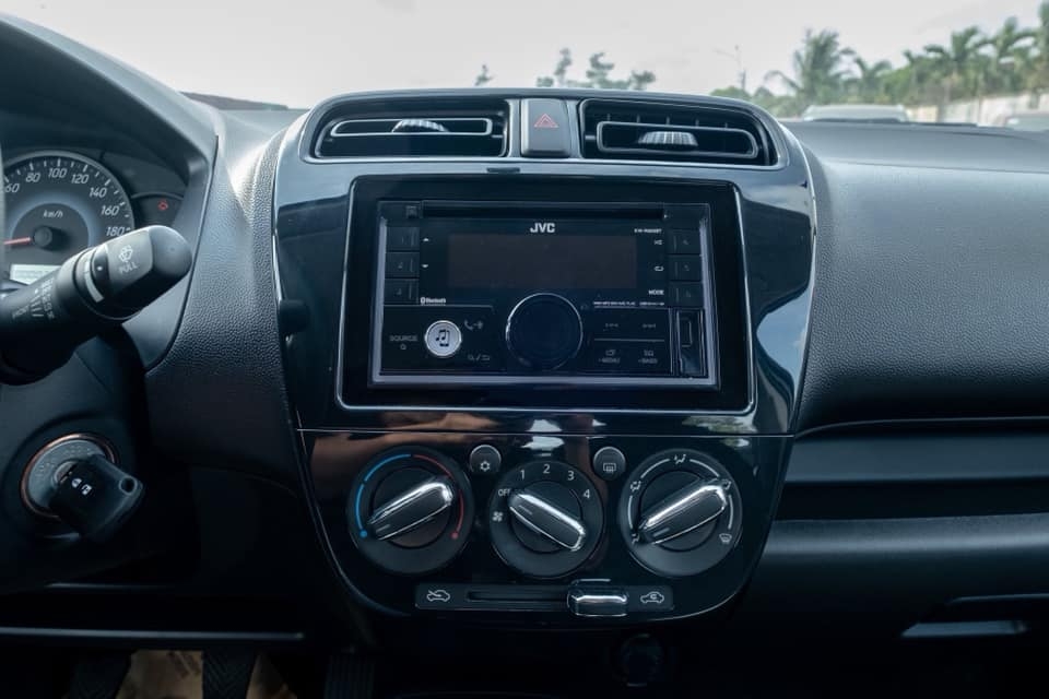 Chi tiết Mitsubishi Attrage số sàn giá 375 triệu chi tiet mitsubishi attrage so san gia 375 trieu