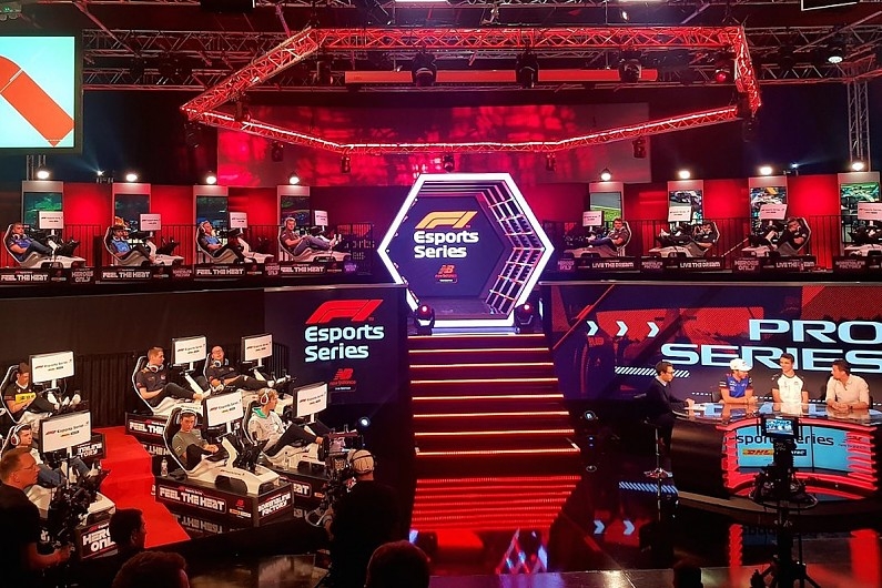 to chuc dua f1 online voi su tham gia cua chinh cac tay dua noi tieng