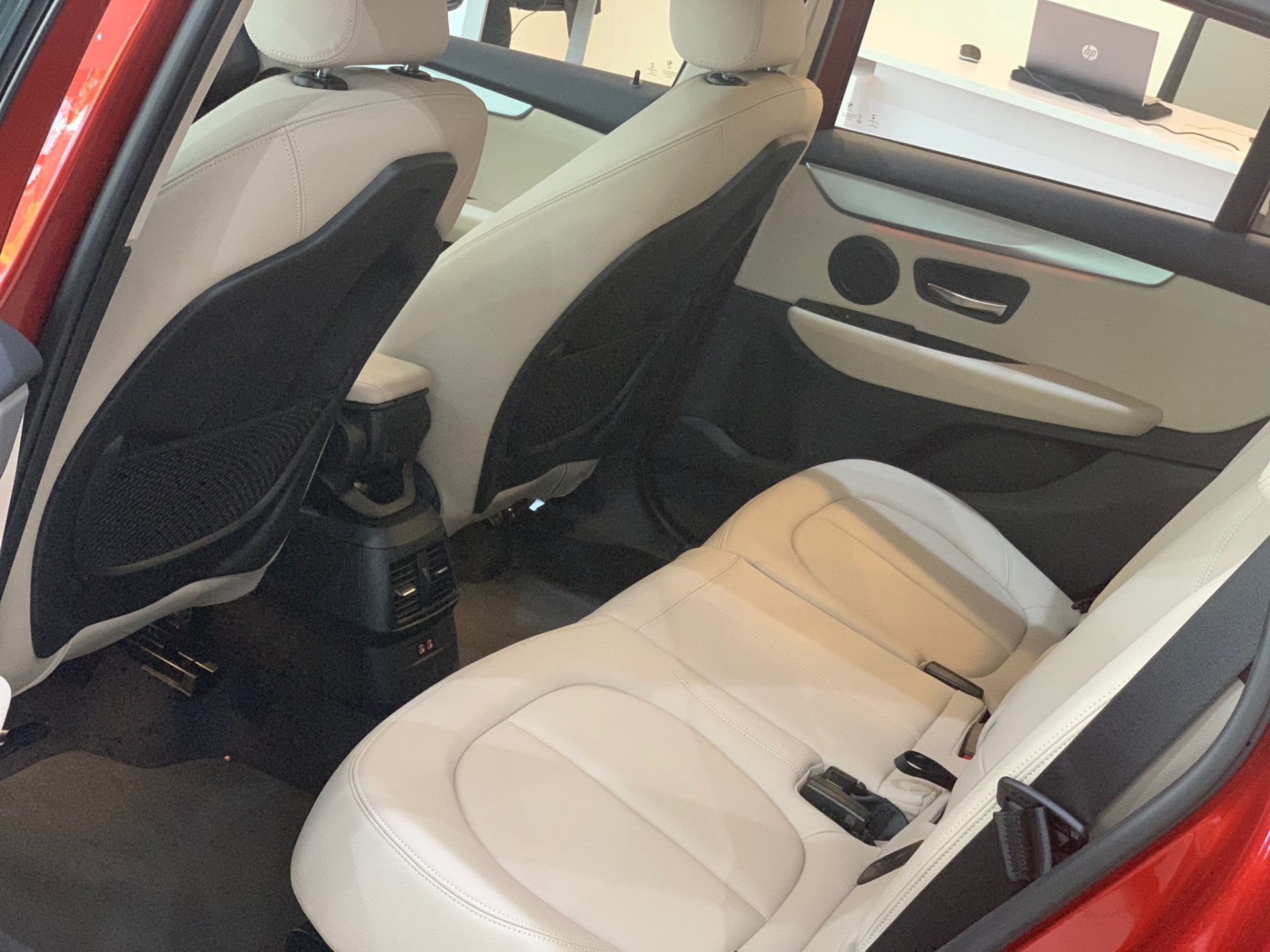 BMW 218i Gran Tourer có giá dưới 1 tỷ đồng