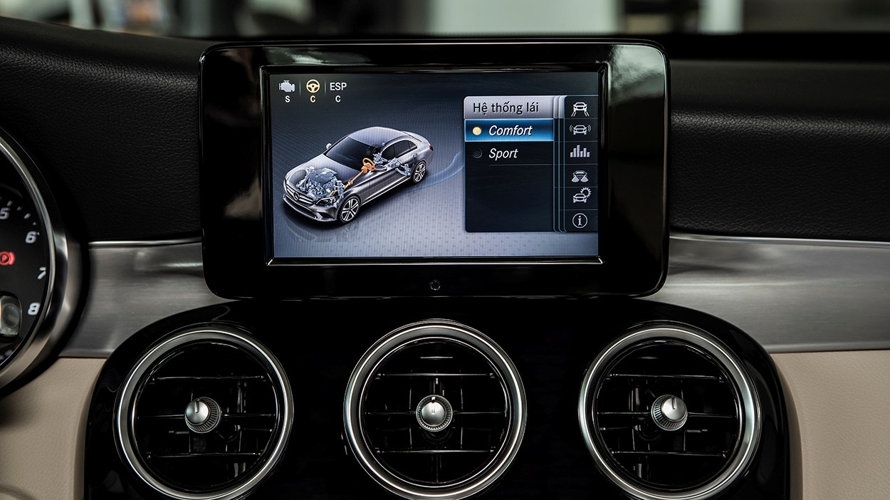 Mercedes-Benz C180 AMG ra mắt, thêm nhiều đồ chơi giá tăng nhẹ Mercedes-Benz C180 AMG ra mắt, thêm nhiều đồ chơi giá tăng nhẹ