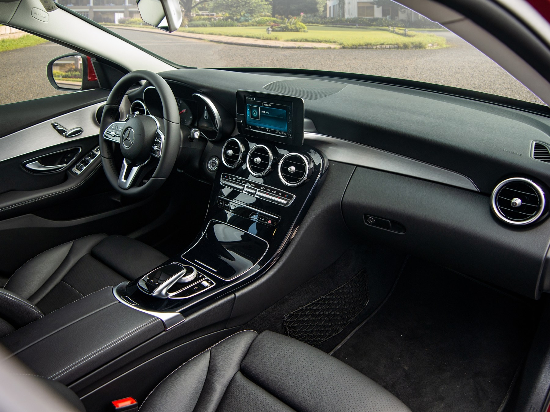 Mercedes-Benz C180 AMG ra mắt, thêm nhiều đồ chơi giá tăng nhẹ Mercedes-Benz C180 AMG ra mắt, thêm nhiều đồ chơi giá tăng nhẹ