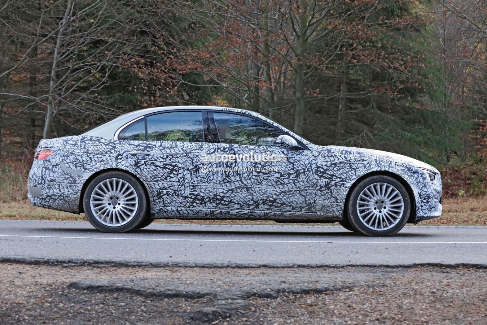 C-Class All-Terrain: Phiên bản offroad hoàn hảo của S-Class C-Class All-Terrain: Phiên bản offroad hoàn hảo của S-Class