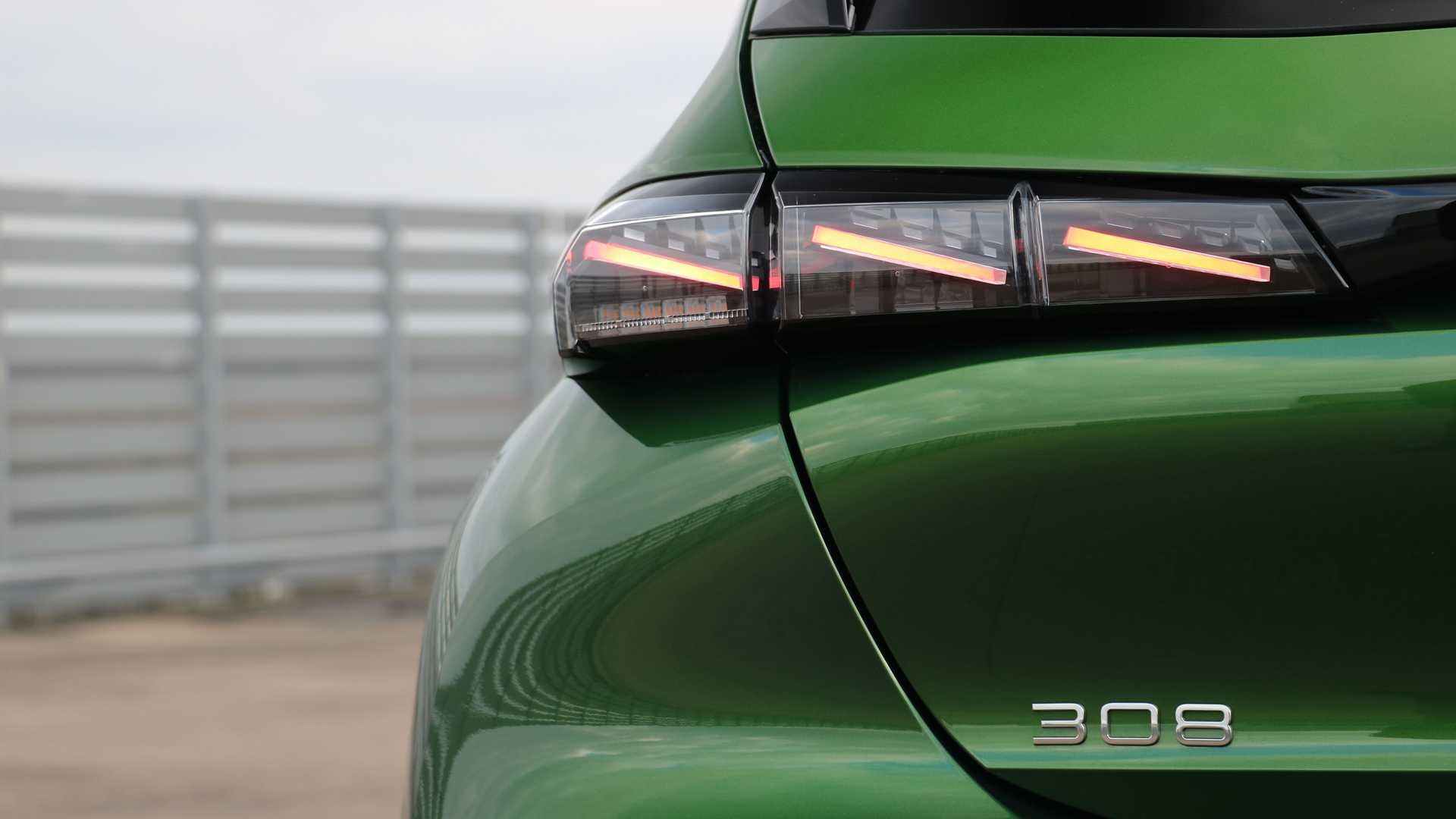 Peugeot 308 ra mắt: 2 tùy chọn động cơ plug in hybrid