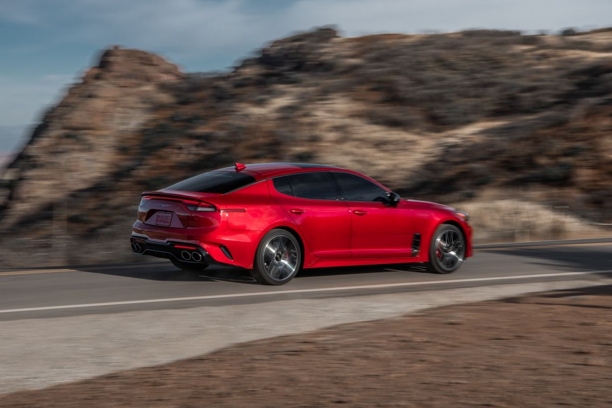 Kia Stinger 2022 ra mắt tại Mỹ