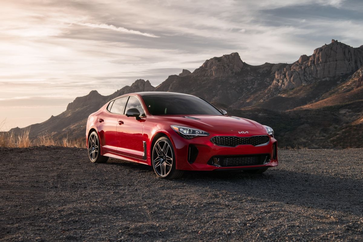 Kia Stinger 2022 ra mắt tại Mỹ