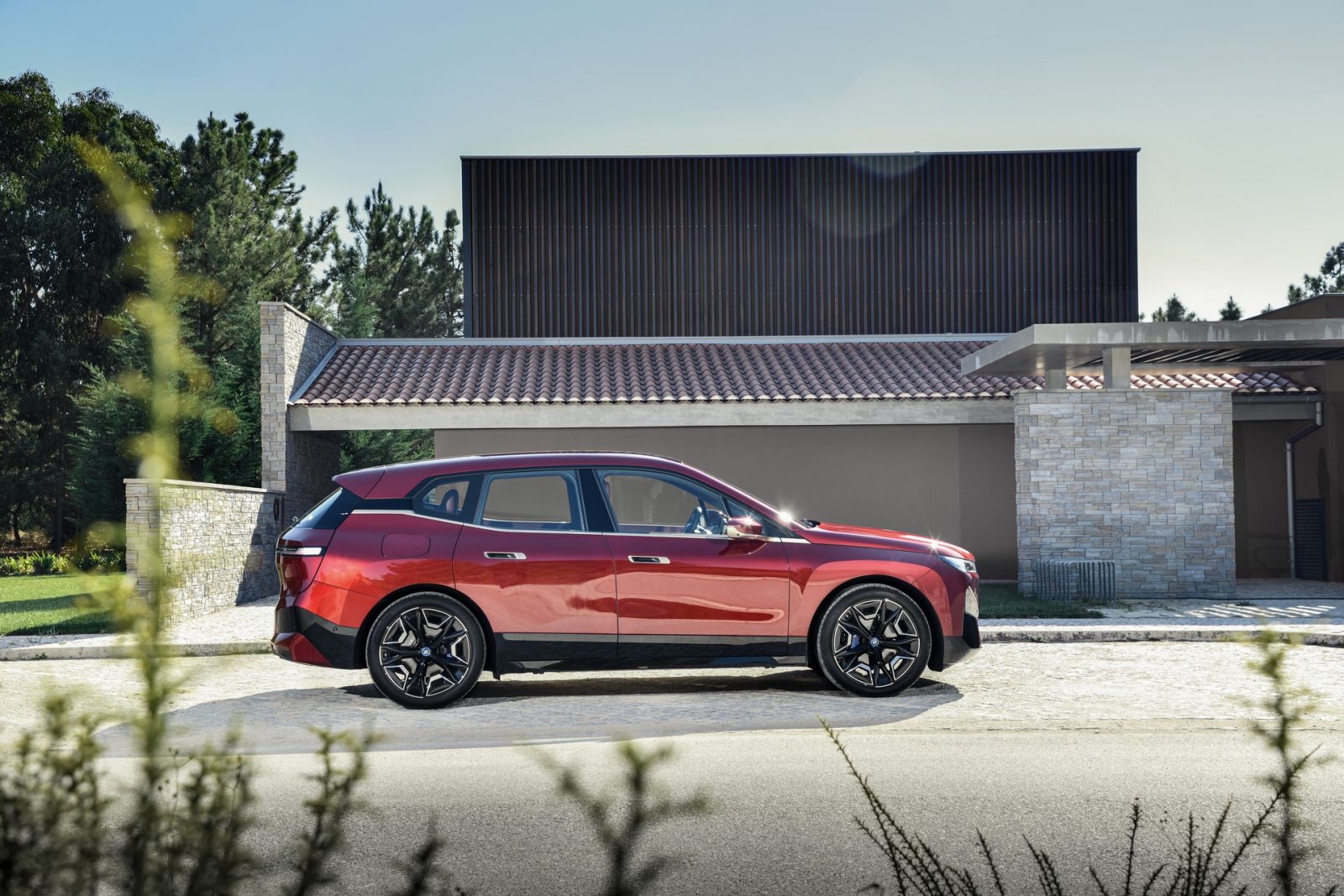 BMW iX 2022 ra mắt vào cuối năm nay