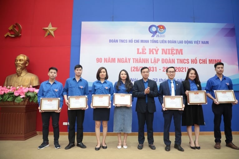 Phát động và thực hiện “Mô hình 5S trong cơ quan công đoàn” Phát động và thực hiện “Mô hình 5S trong cơ quan công đoàn”