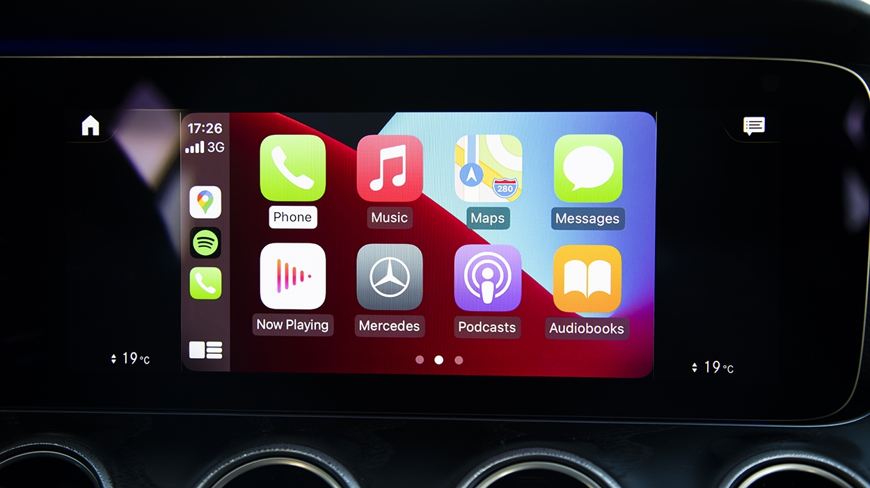 Mercedes-Benz E-Class phiên bản nâng cấp có giá 2,31 tỷ đồng