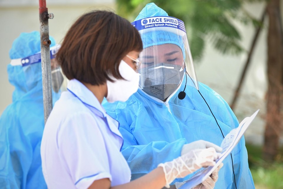 Khẩn trương tìm 2 tài xế chở người vượt biên trái phép mắc Covid-19 Khẩn trương tìm 2 tài xế chở người vượt biên trái phép mắc Covid-19