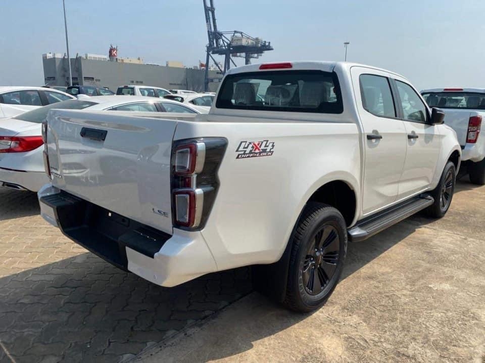 Lộ giá bán Isuzu D-max tại Việt Nam