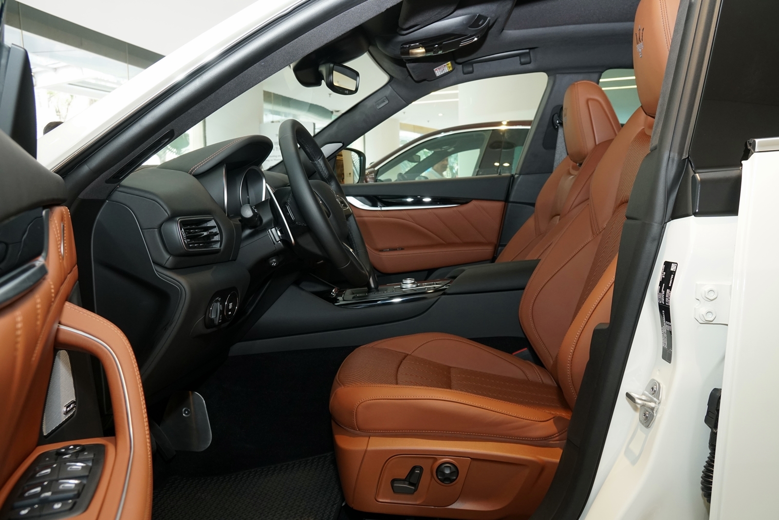 Cận cảnh Maserati Levante GranLusso với nội thất độc nhất Việt Nam Cận cảnh Maserati Levante GranLusso với nội thất độc nhất Việt Nam