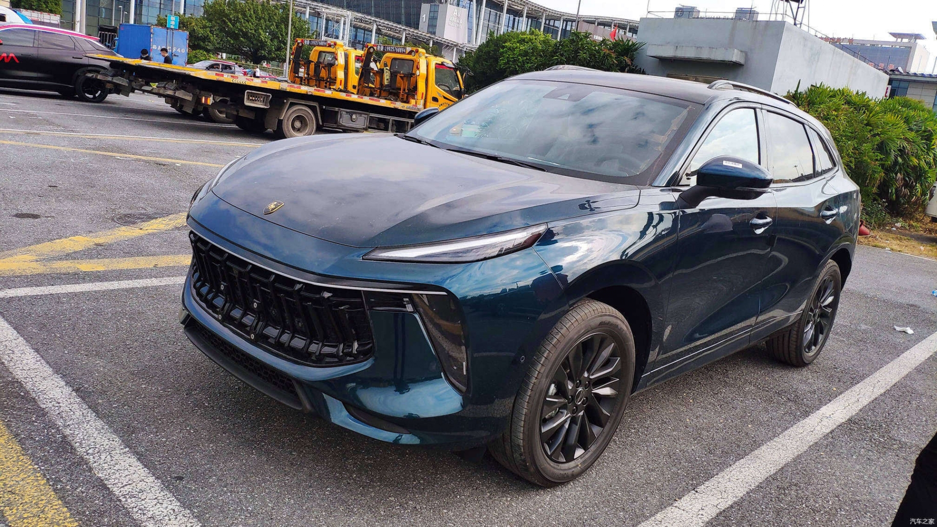 Dongfeng T5 EVO được bán ở Việt Nam với giá gần 800 triệu đồng