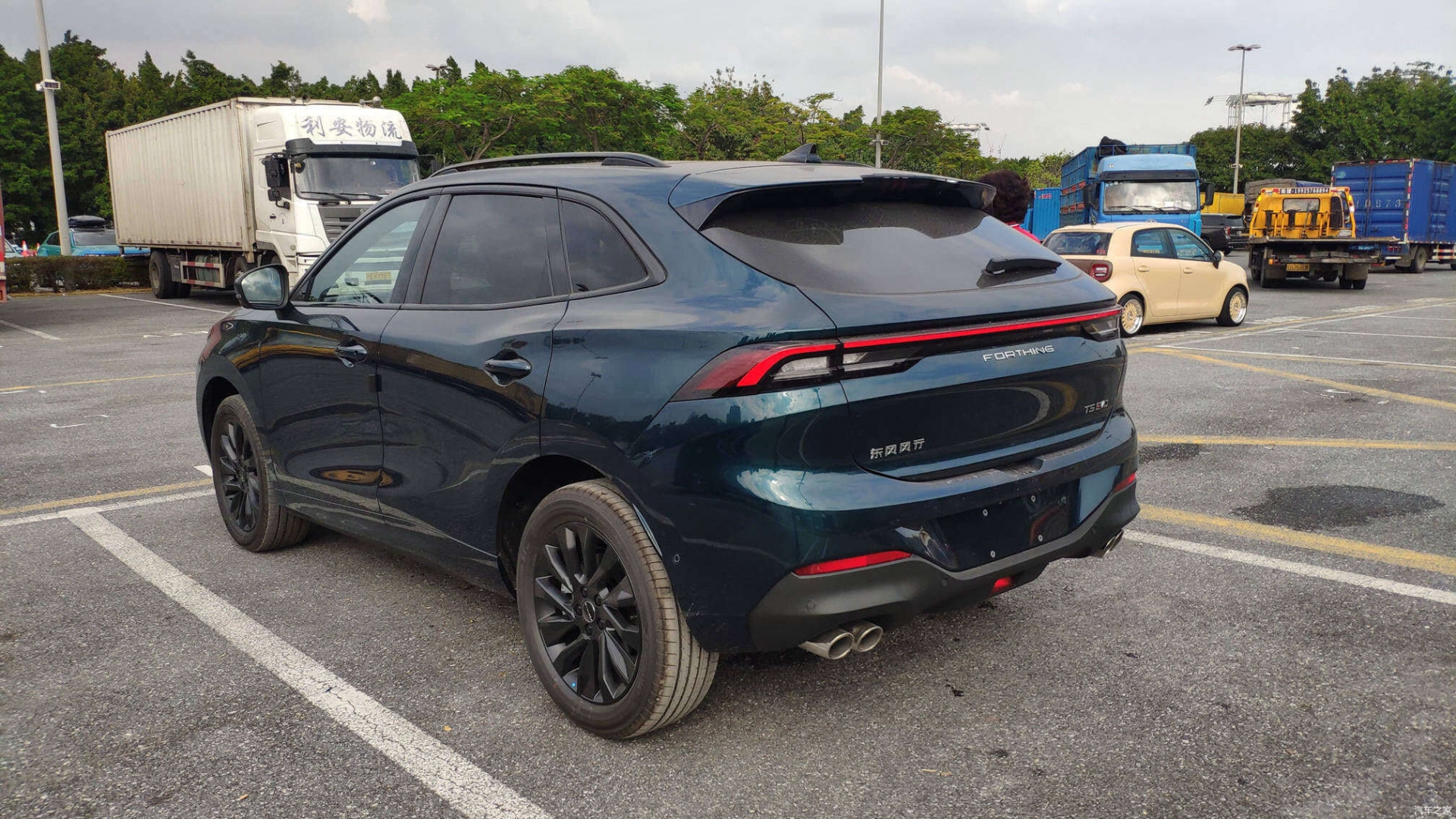 Dongfeng T5 EVO được bán ở Việt Nam với giá gần 800 triệu đồng