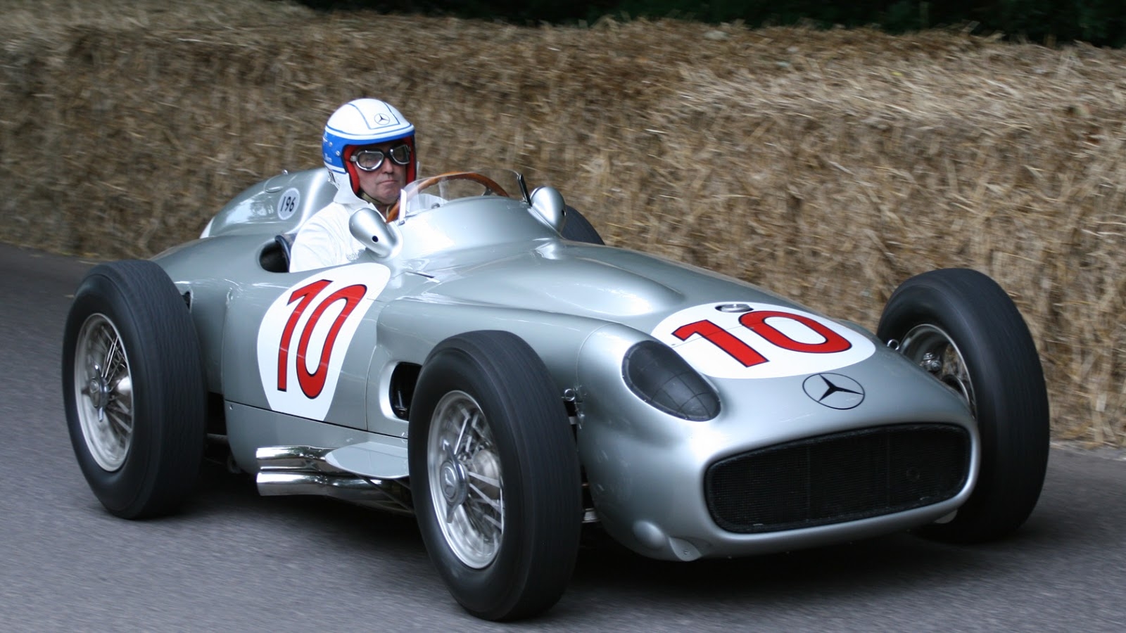 10 mau xe dua dat nhat the gioi