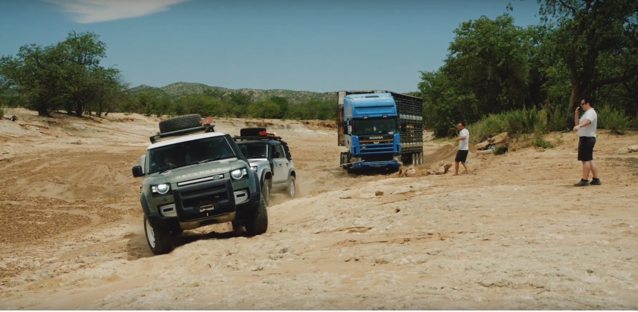 Land Rover Defender xuất hiện với sứ mệnh giải cứu land rover defender xuat hien voi su menh giai cuu