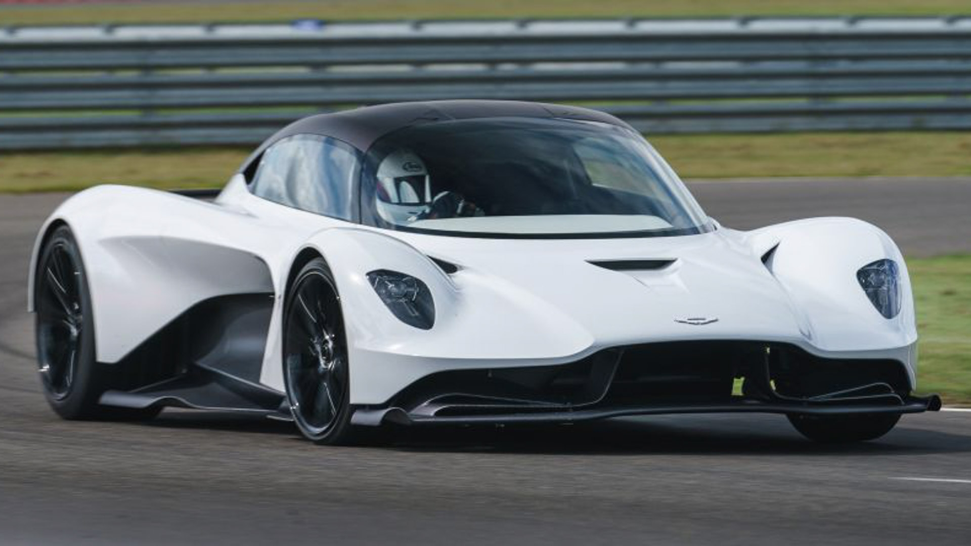 Aston Martin "khoe" động cơ V6 đầu tiên tự làm sau hơn 50 năm aston martin khoe dong co v6 dau tien tu lam sau hon 50 nam