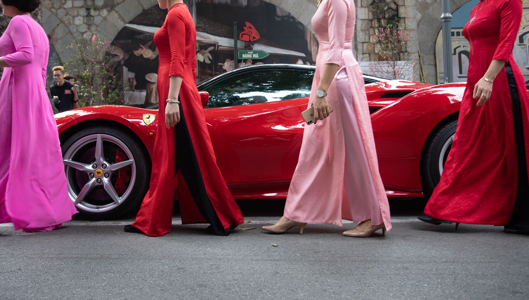 Thủ đô Hà Nội qua góc nhìn Ferrari thu do ha noi qua goc nhin ferrari