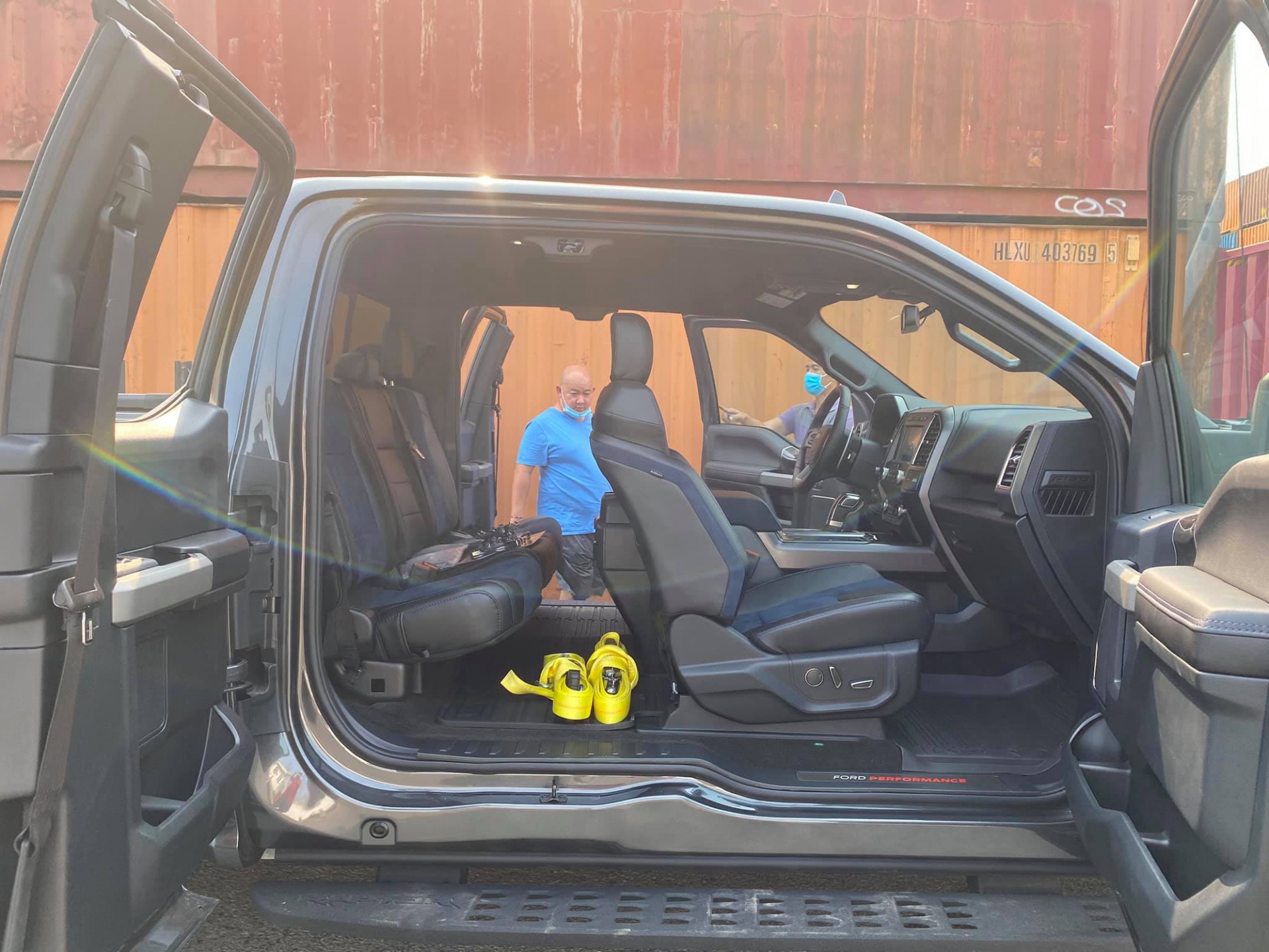 Ford F150 Raptor "cửa mở ngược" đầu tiên tại Việt Nam ford f150 raptor cua mo nguoc dau tien tai viet nam