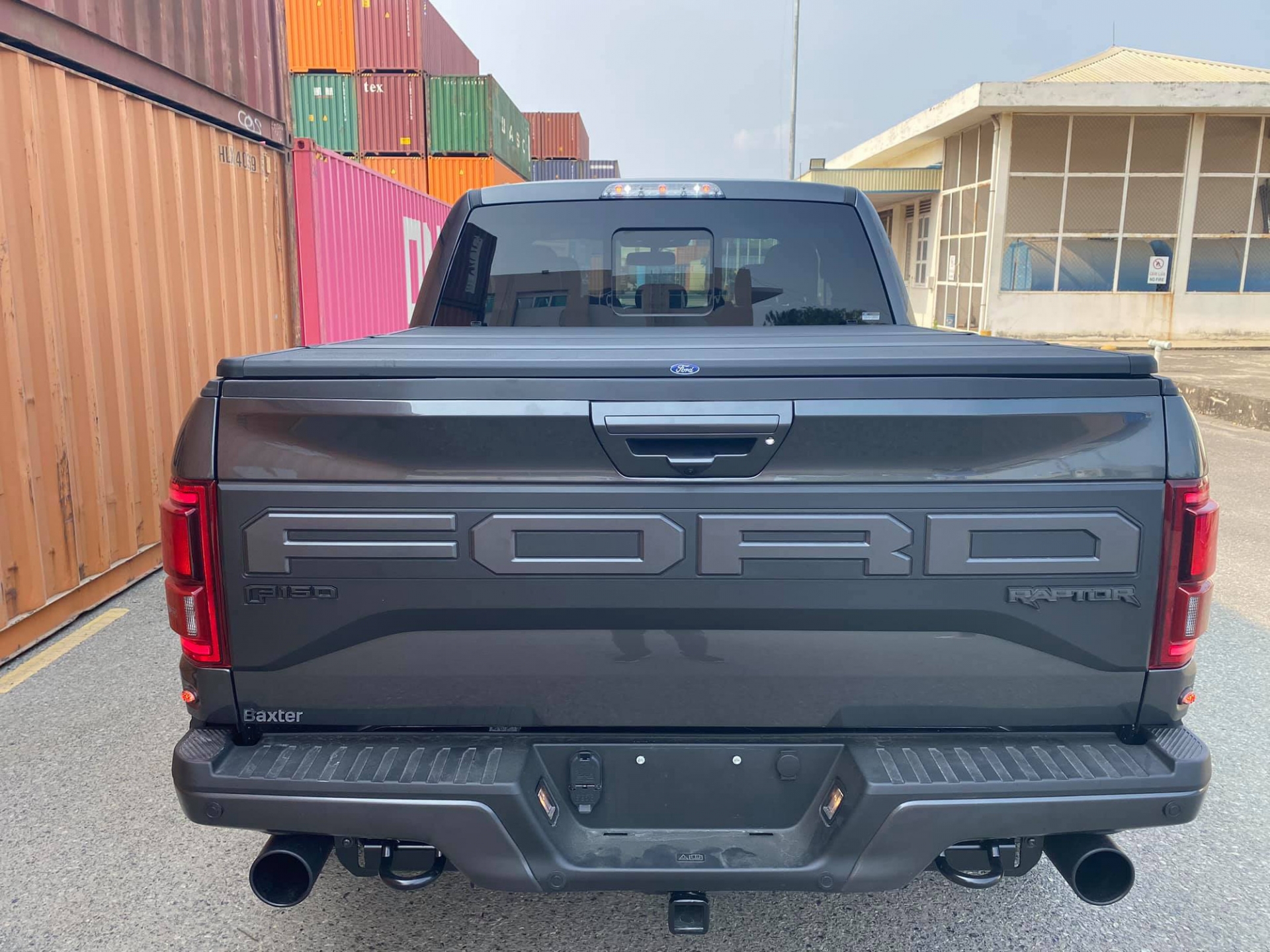 ford f150 raptor cua mo nguoc dau tien tai viet nam