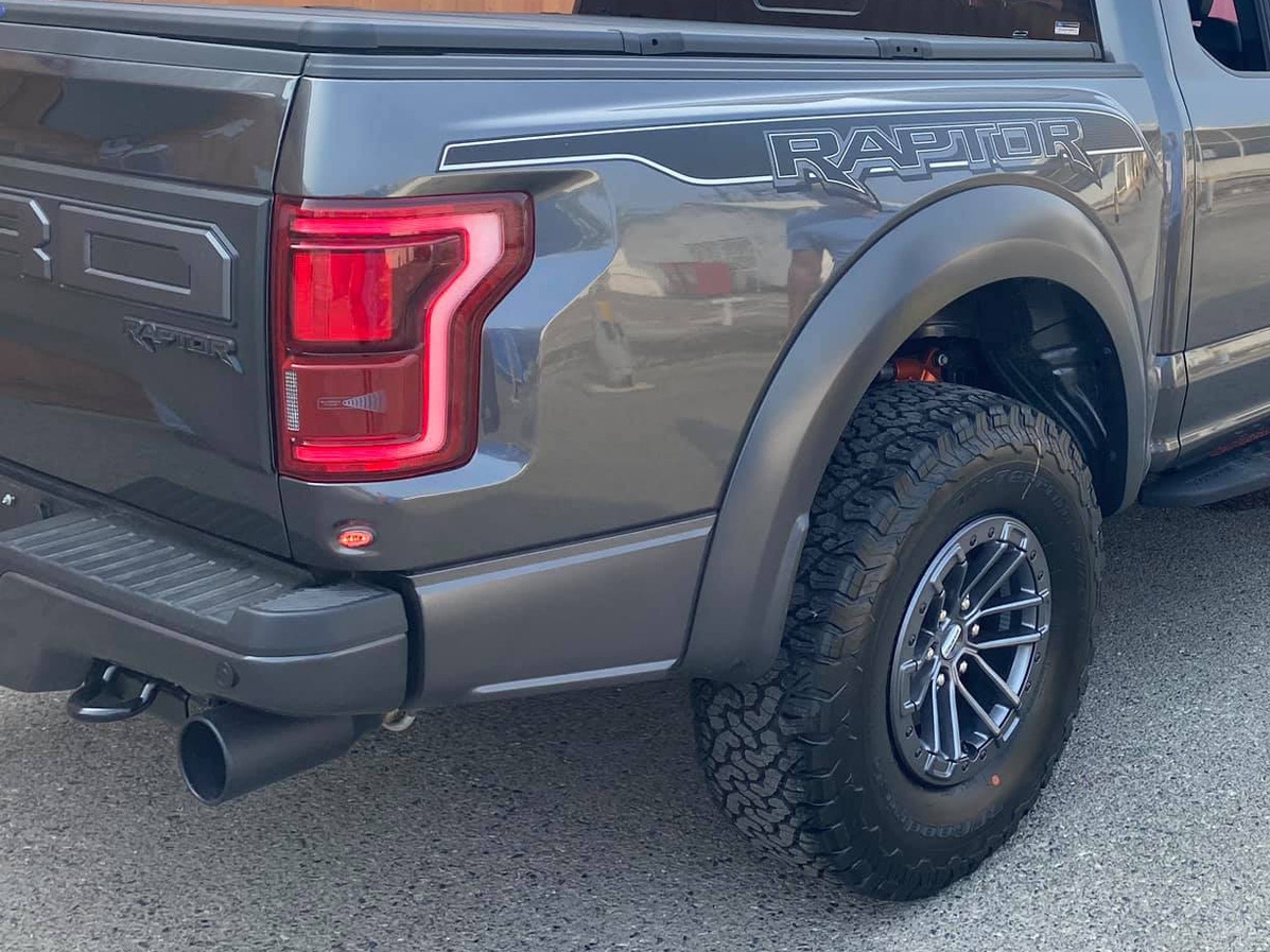 ford f150 raptor cua mo nguoc dau tien tai viet nam