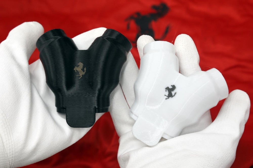 ferrari dung lap sieu xe de san xuat van ong tho chong covid 19