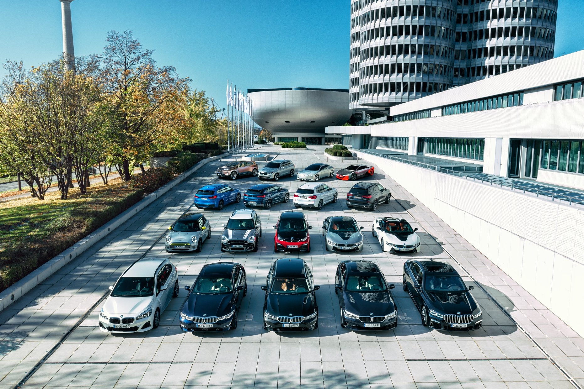 Loạt xe BMW mới sẽ ra mắt vào ngày gỡ bỏ cách ly xã hội loat xe bmw moi se ra mat vao ngay go bo cach ly xa hoi