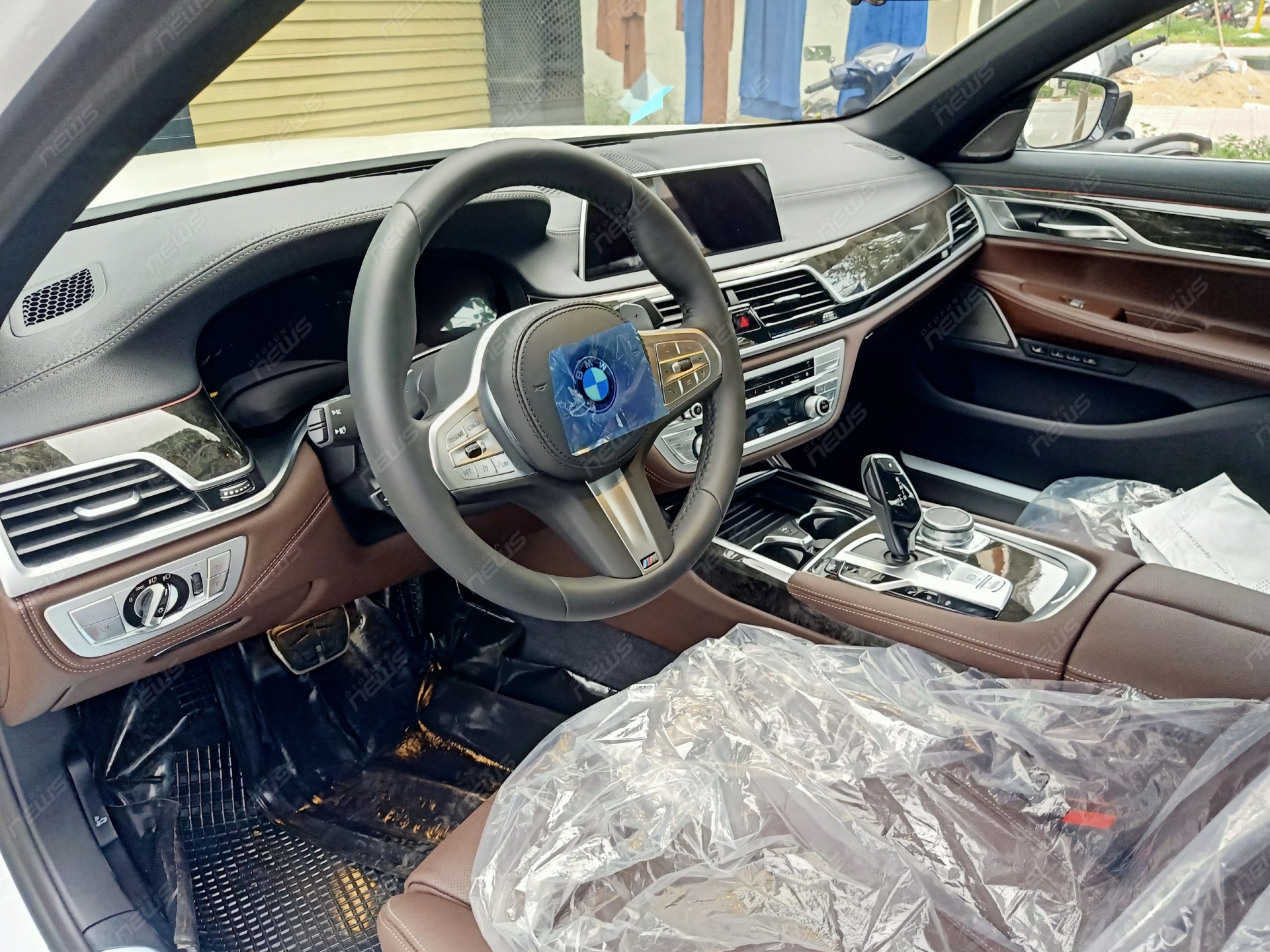 bmw 730li m sport lo anh noi that truoc ngay ra mat