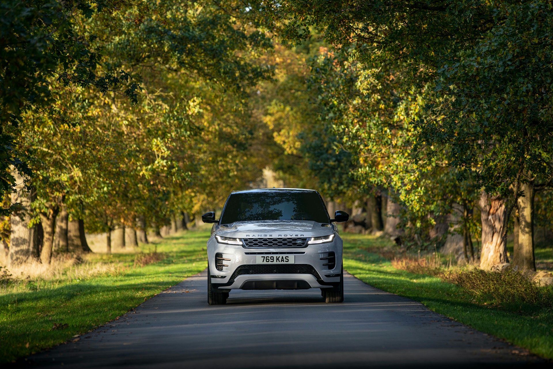 Land Rover ra mắt phiên bản plug-in hybrid cho Evoque và Discovery Sport land rover ra mat phien ban plug in hybrid cho evoque va discovery sport