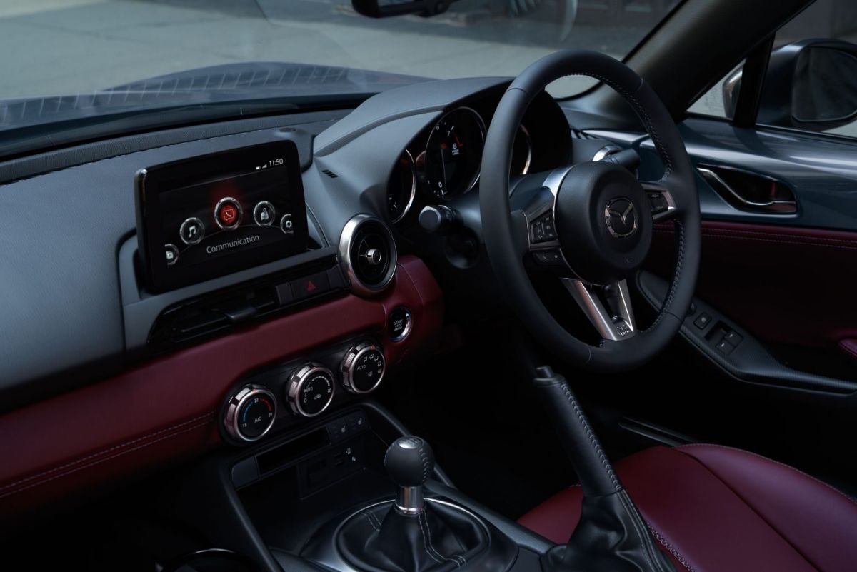 Mazda MX-5 phiên bản đặc biệt R-Sport giới hạn chỉ 150 chiếc mazda mx 5 phien ban dac biet r sport gioi han chi 150 chiec