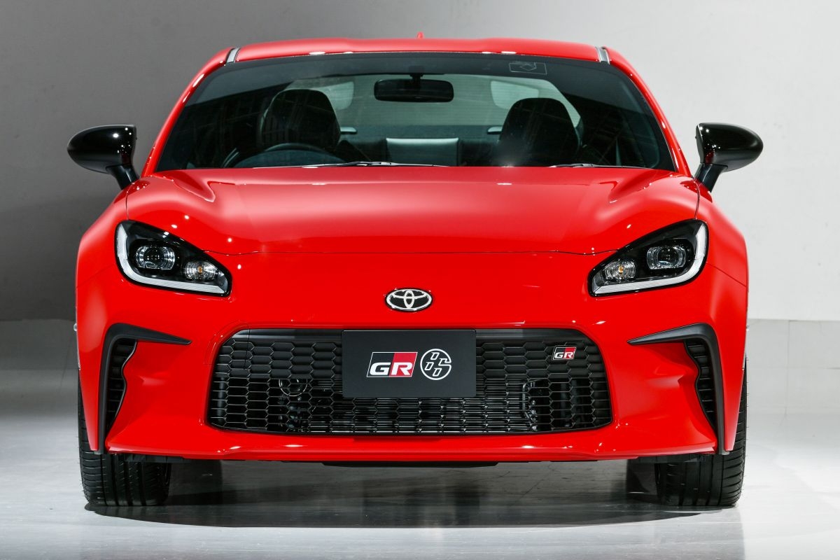 Toyota GR 86 thế hệ thứ 2 ra mắt với động cơ mạnh mẽ hơn Toyota GR 86 thế hệ thứ 2 ra mắt với động cơ mạnh mẽ hơn