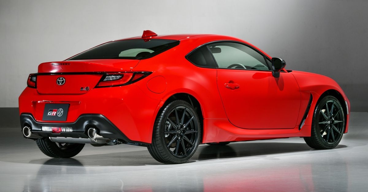 Toyota GR 86 thế hệ thứ 2 ra mắt với động cơ mạnh mẽ hơn Toyota GR 86 thế hệ thứ 2 ra mắt với động cơ mạnh mẽ hơn