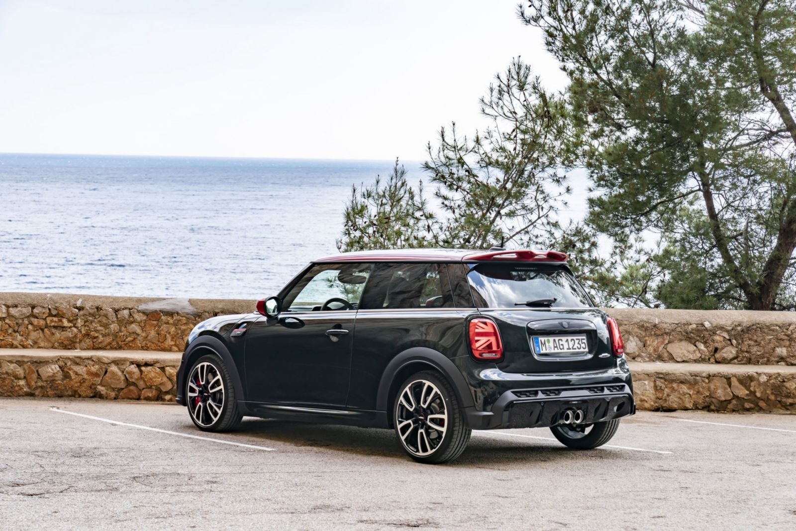 Ra mắt MINI John Cooper Works phiên bản nâng cấp 2022