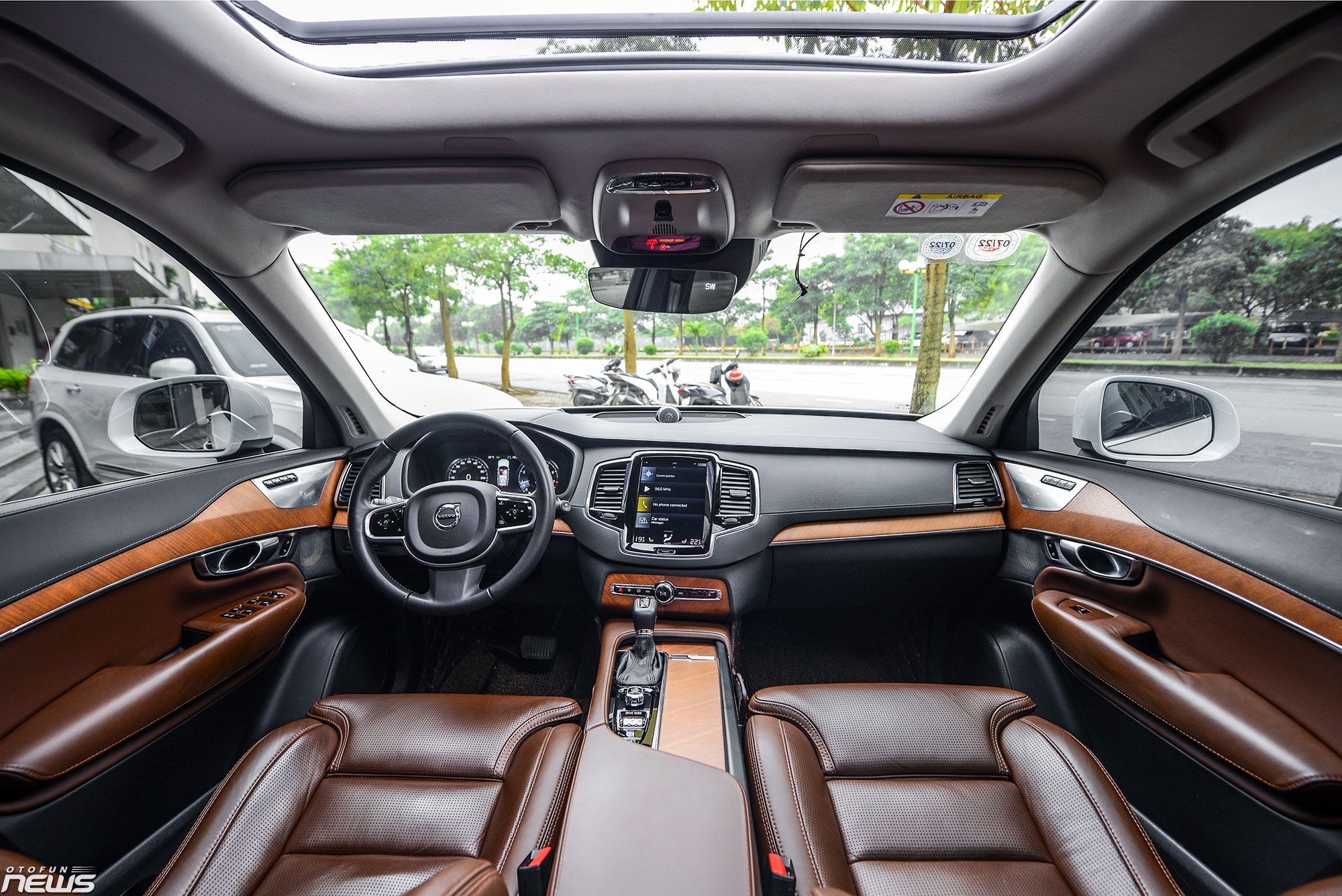 So sánh hai phiên bản Volvo XC90 trước và sau khi nâng cấp