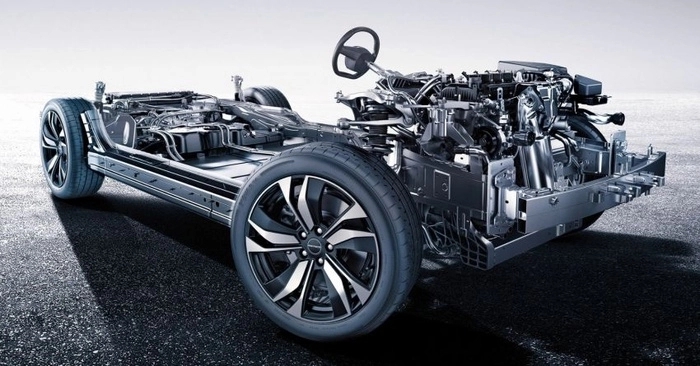 Huawei ra mắt ô tô điện đầu tiên