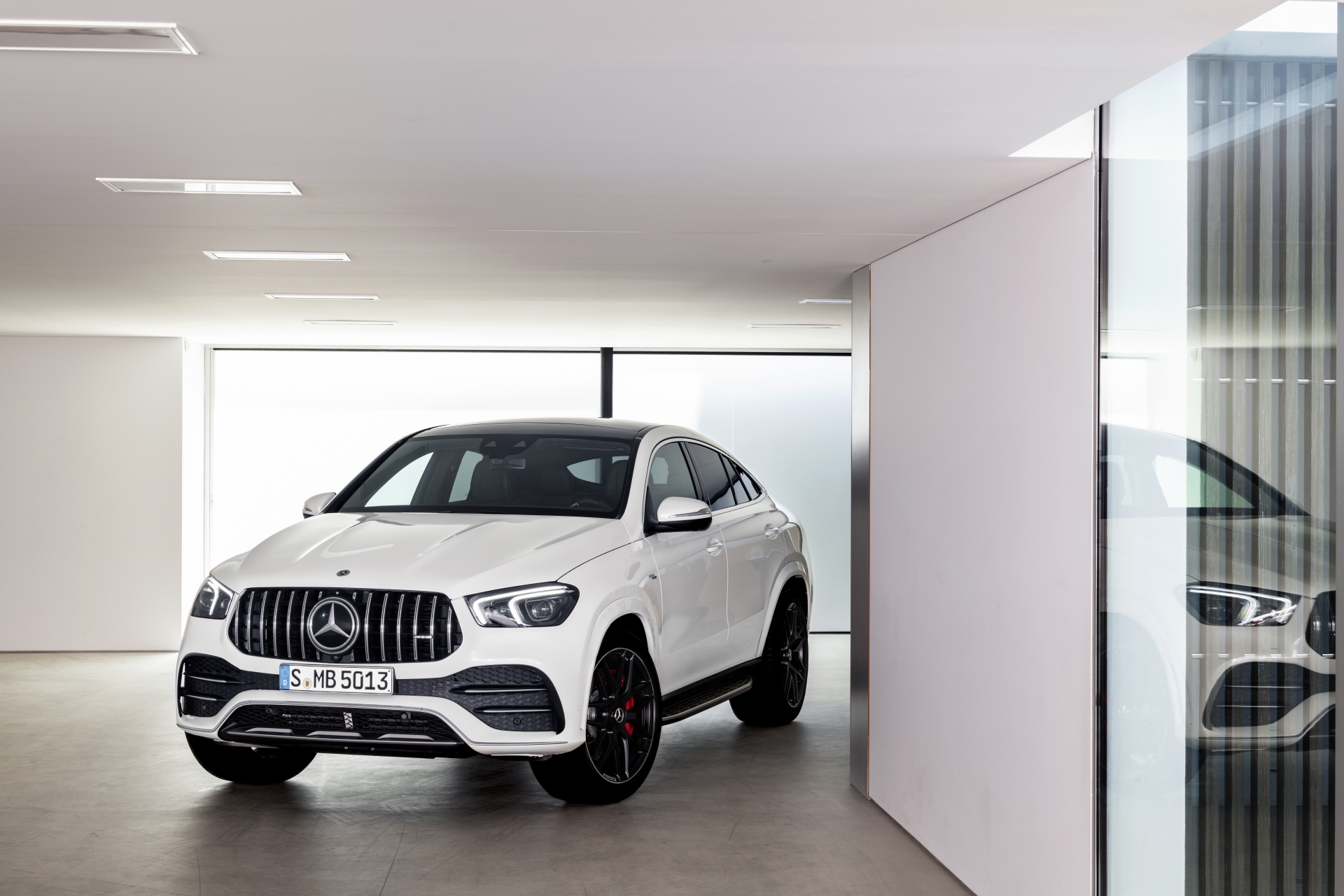 Mercedes-AMG GLE 53 4MATIC+ Coupé được bán tại Việt Nam với 5,349 tỷ đồng Mercedes-AMG GLE 53 4MATIC+ Coupé được bán tại Việt Nam với 5,349 tỷ đồng