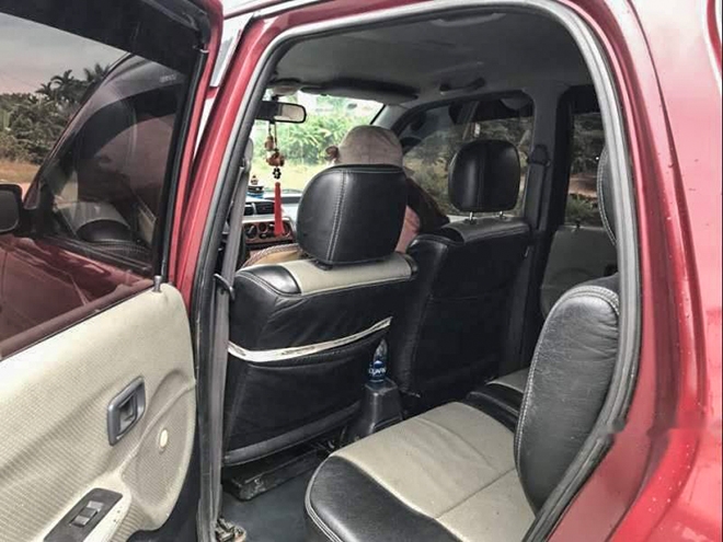 Daihatsu Terios cũ chỉ dưới 200 triệu đồng, thích hợp che mưa, che nắng