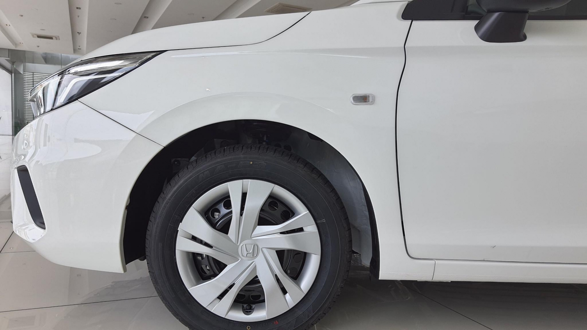 Honda City E giá 499 triệu về đại lý