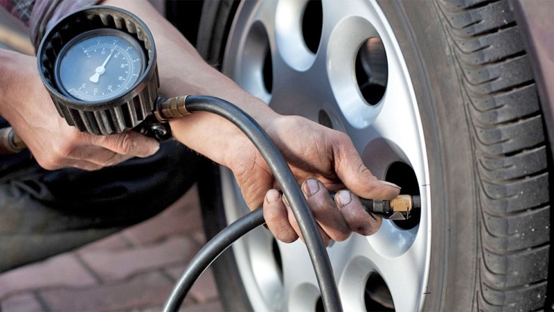 Kiểm tra, bảo dưỡng ô tô trước chuyến đi dài dịp nghỉ lễ 30/4