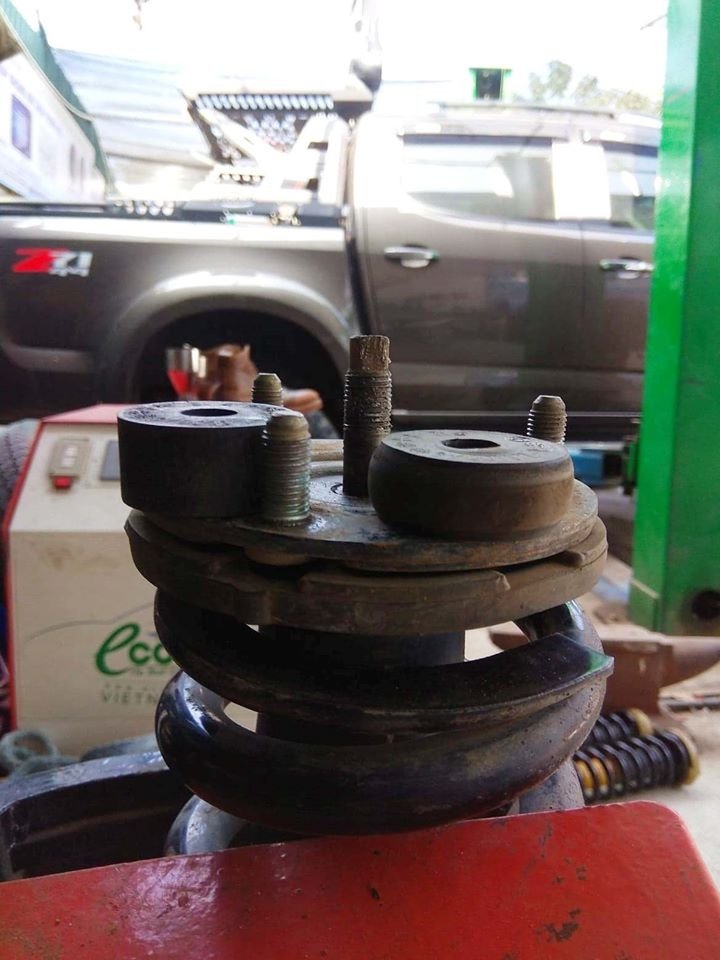 Cao su đầu thụt trước của xe có cần thay thế định kỳ ? cao su dau thut truoc cua xe co can thay the dinh ky