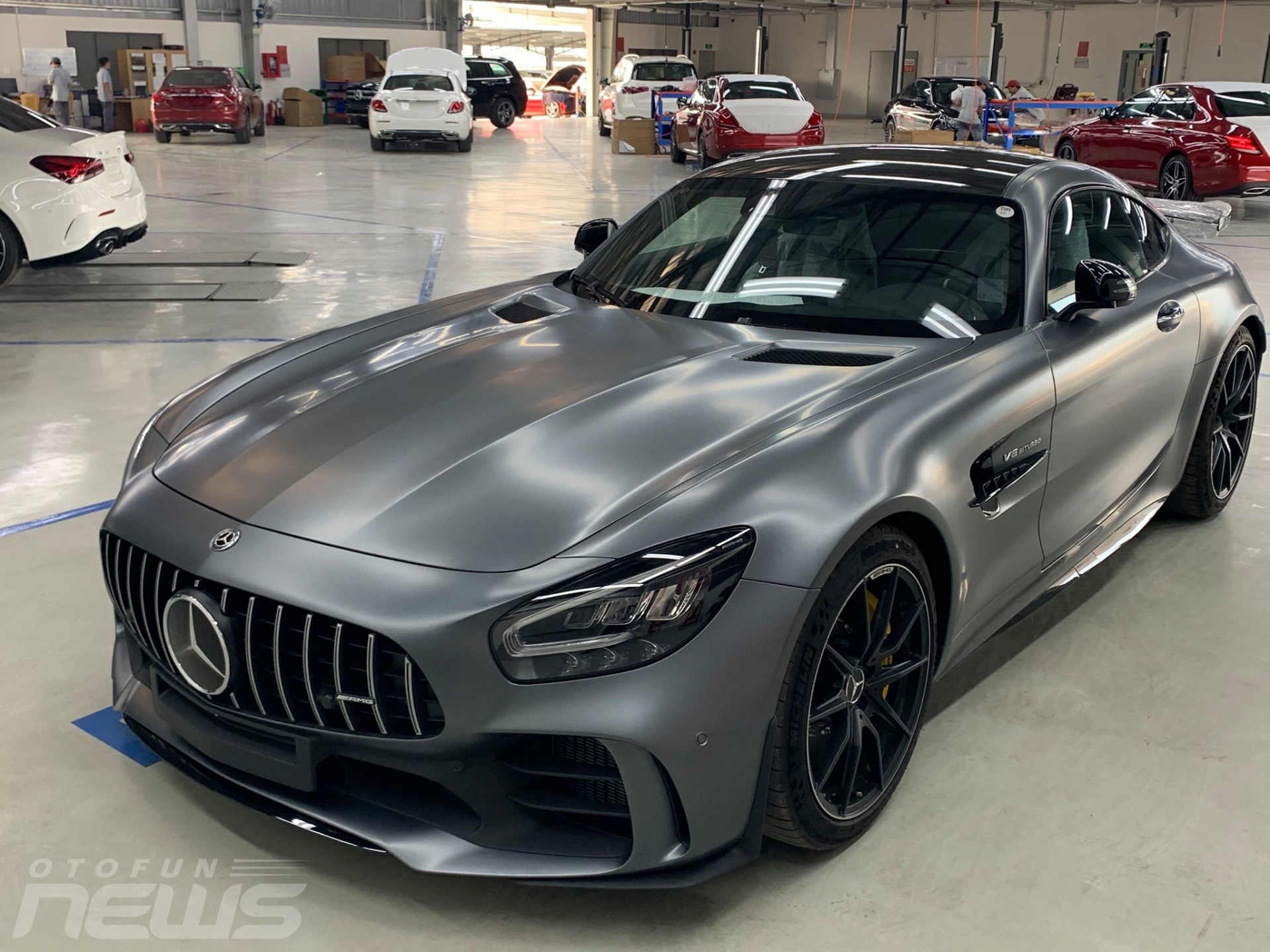 Mercedes-AMG GT R - "Mãnh thú" có giá chỉ 11,6 tỷ đồng mercedes amg gt r manh thu co gia chi 116 ty dong