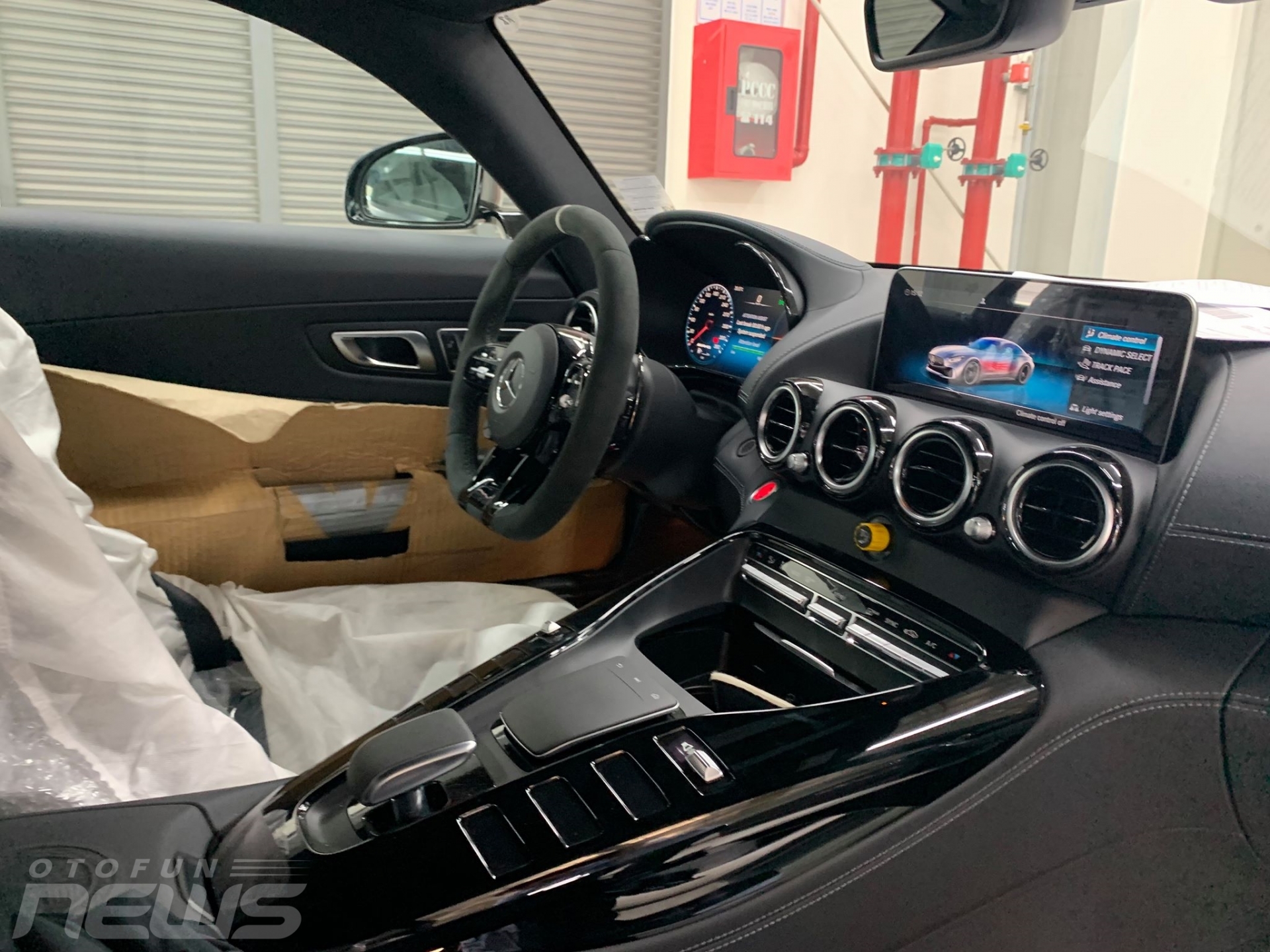 Mercedes-AMG GT R - "Mãnh thú" có giá chỉ 11,6 tỷ đồng mercedes amg gt r manh thu co gia chi 116 ty dong