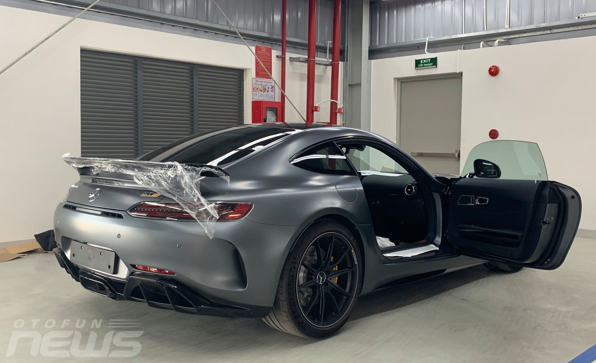 Mercedes-AMG GT R - "Mãnh thú" có giá chỉ 11,6 tỷ đồng mercedes amg gt r manh thu co gia chi 116 ty dong