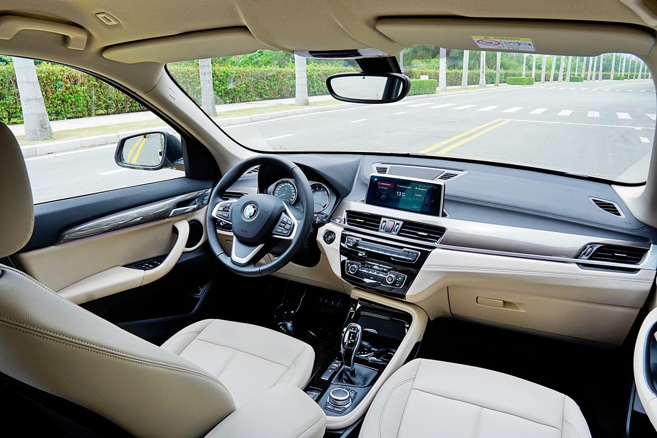 can canh bmw x1 2020 gia 18 ty dong