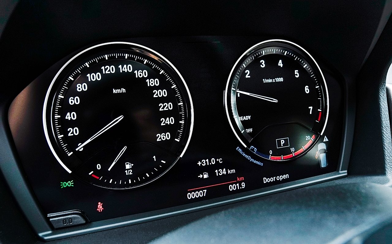 can canh bmw x1 2020 gia 18 ty dong