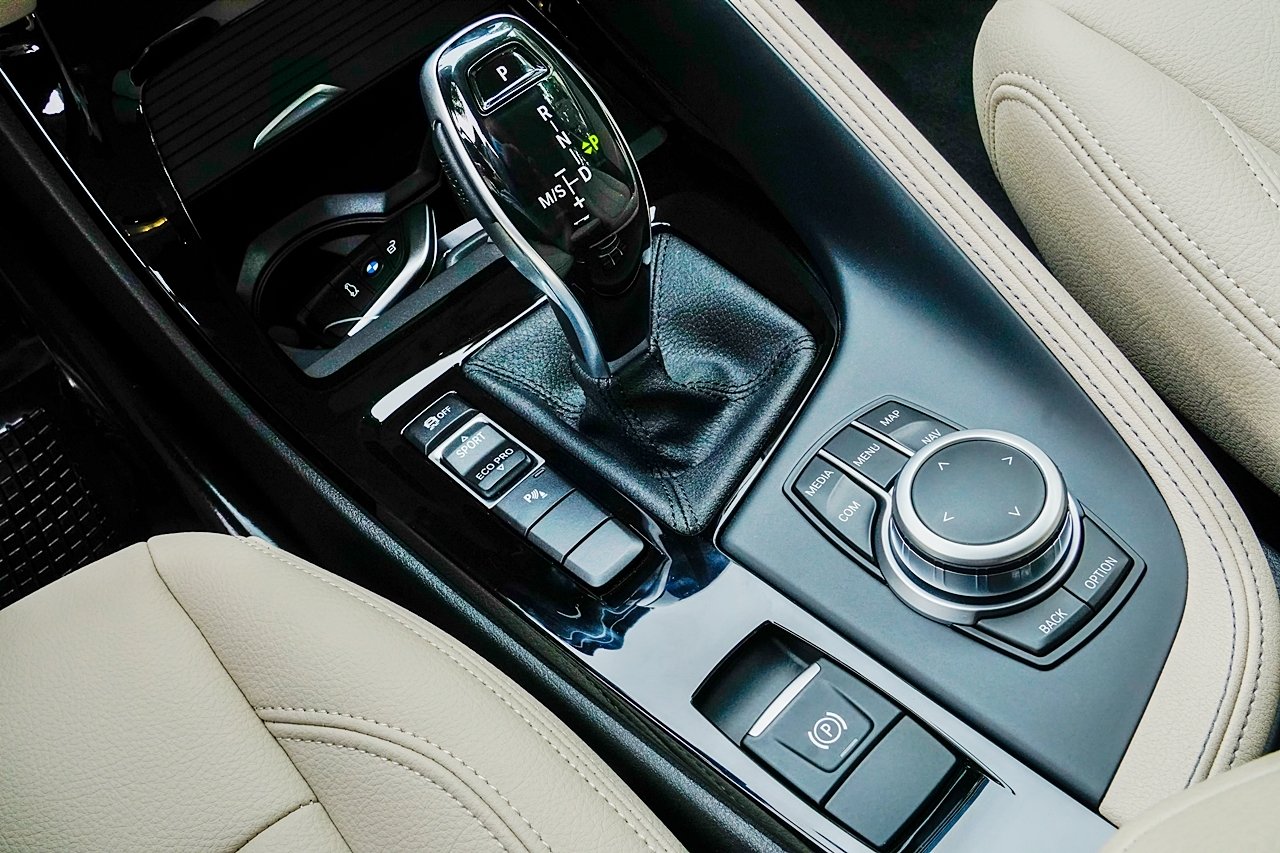 can canh bmw x1 2020 gia 18 ty dong