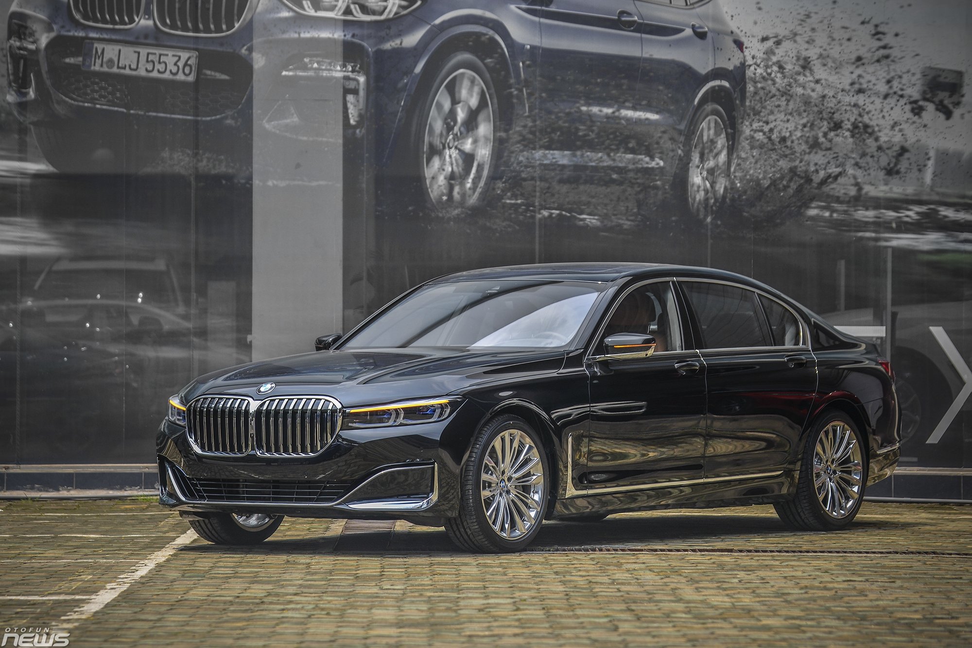 bmw 740li pure excellence sedan hang sang cho nhung ong chu dich thuc