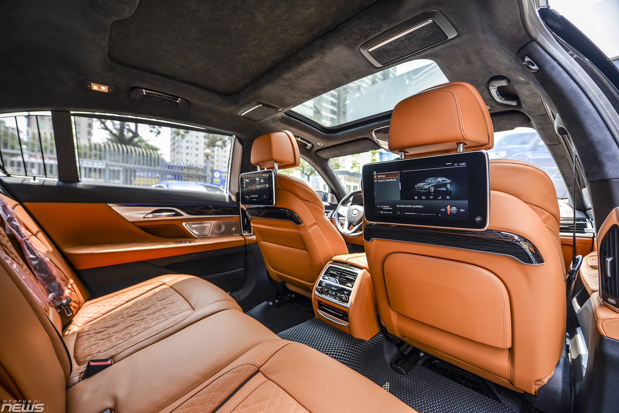 bmw 740li pure excellence sedan hang sang cho nhung ong chu dich thuc