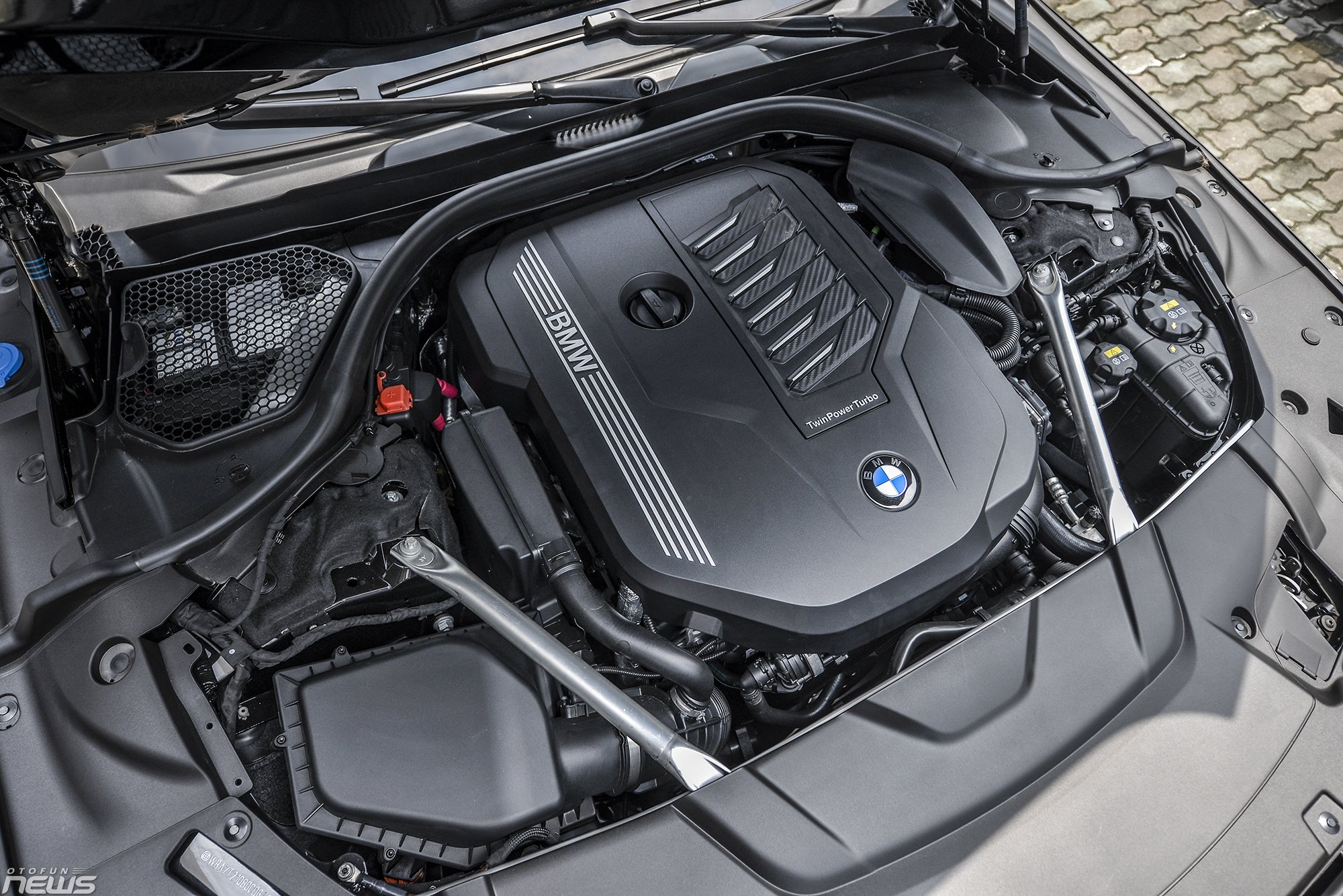 bmw 740li pure excellence sedan hang sang cho nhung ong chu dich thuc