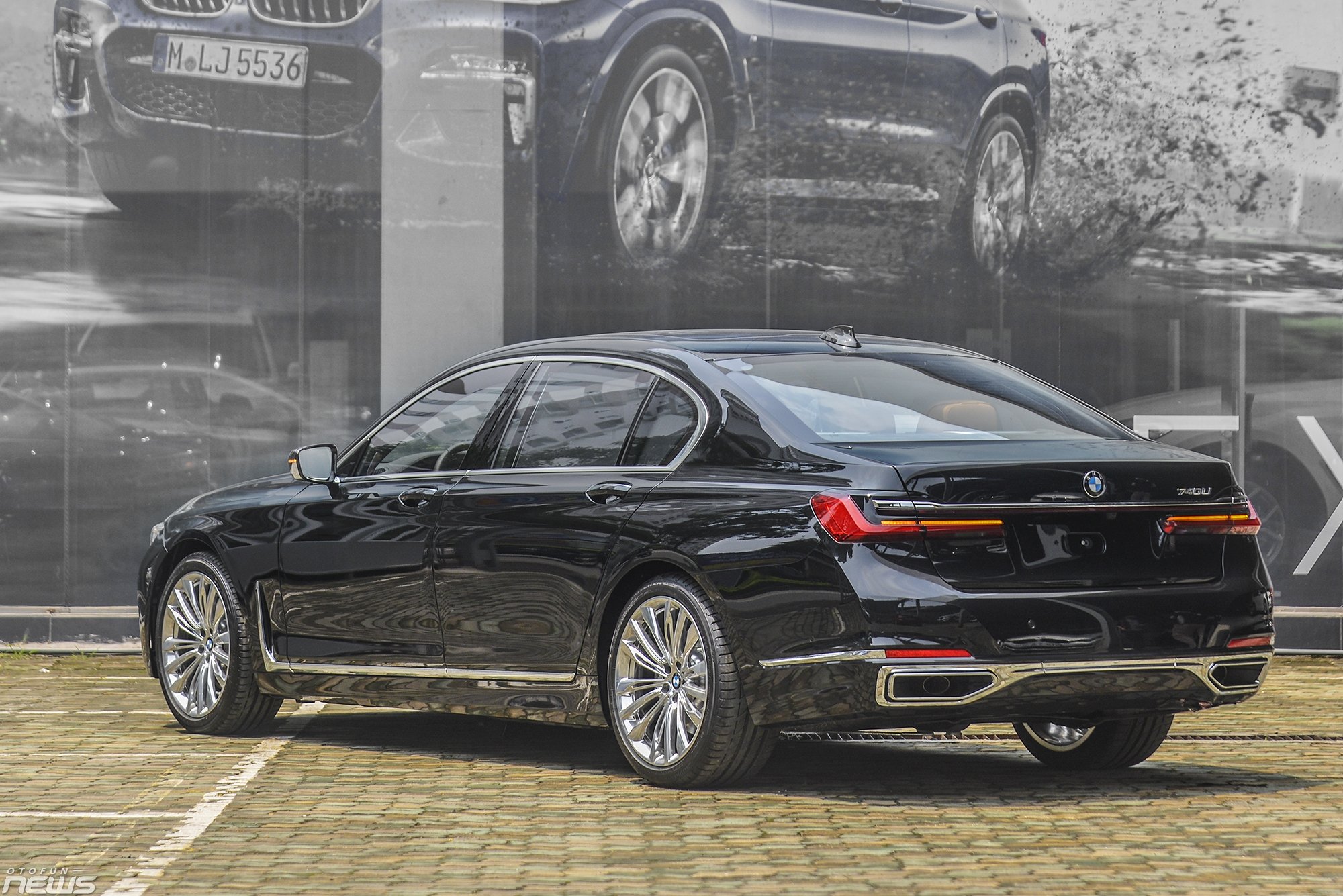 bmw 740li pure excellence sedan hang sang cho nhung ong chu dich thuc