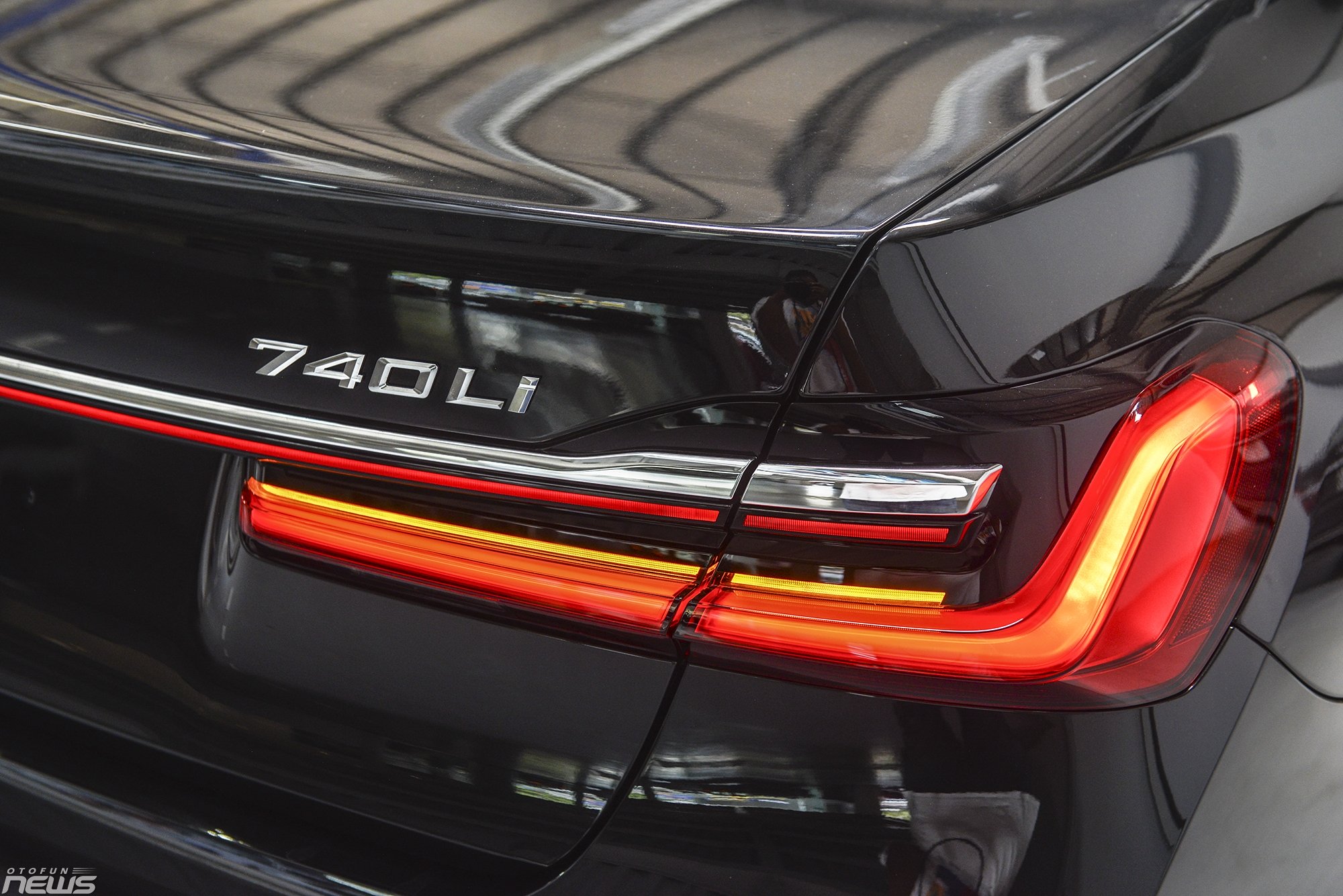 bmw 740li pure excellence sedan hang sang cho nhung ong chu dich thuc